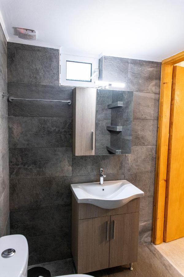 Walnut Home Apartment Near Ancient Olympia Krestena Bagian luar foto